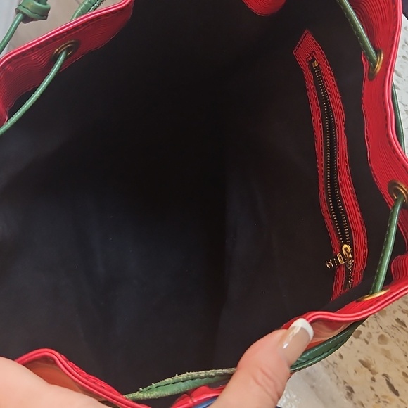 Louis Vuitton Neo Red, Blue and Green Bucket Bag - Limited Edition - Picture 7 of 16